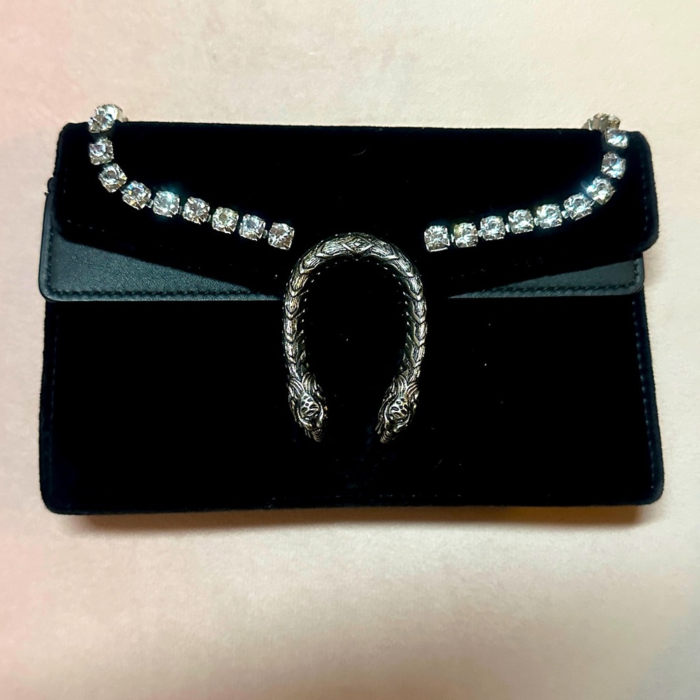Gucci Dionysus Shoulder Bag With supreme embellishment. Beautiful velvet